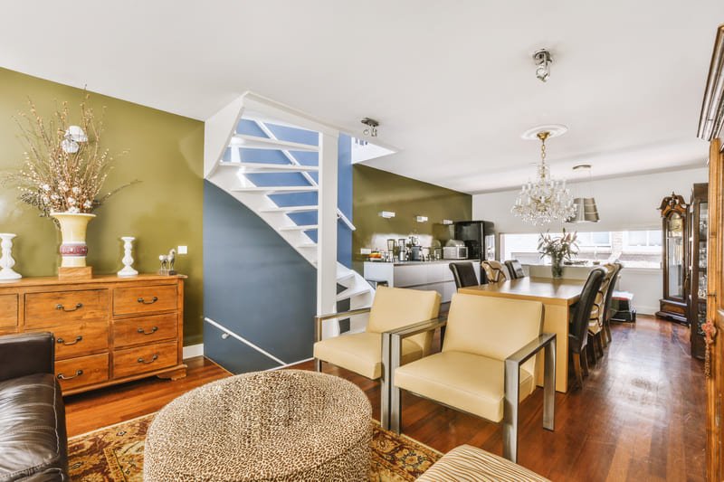 Escaleras de sala moderna - Casa Velaris